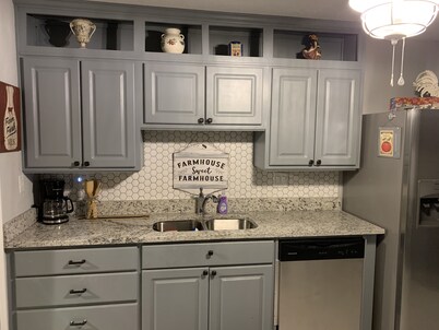 ❤️❤️Cozy Cottage On Central PET FRIENDLY, 2 BLOCKS OFF MAIN STREET🐈🐩🏡
