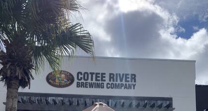 ❤️❤️Cozy Cottage On Central PET FRIENDLY, 2 BLOCKS OFF MAIN STREET🐈🐩🏡