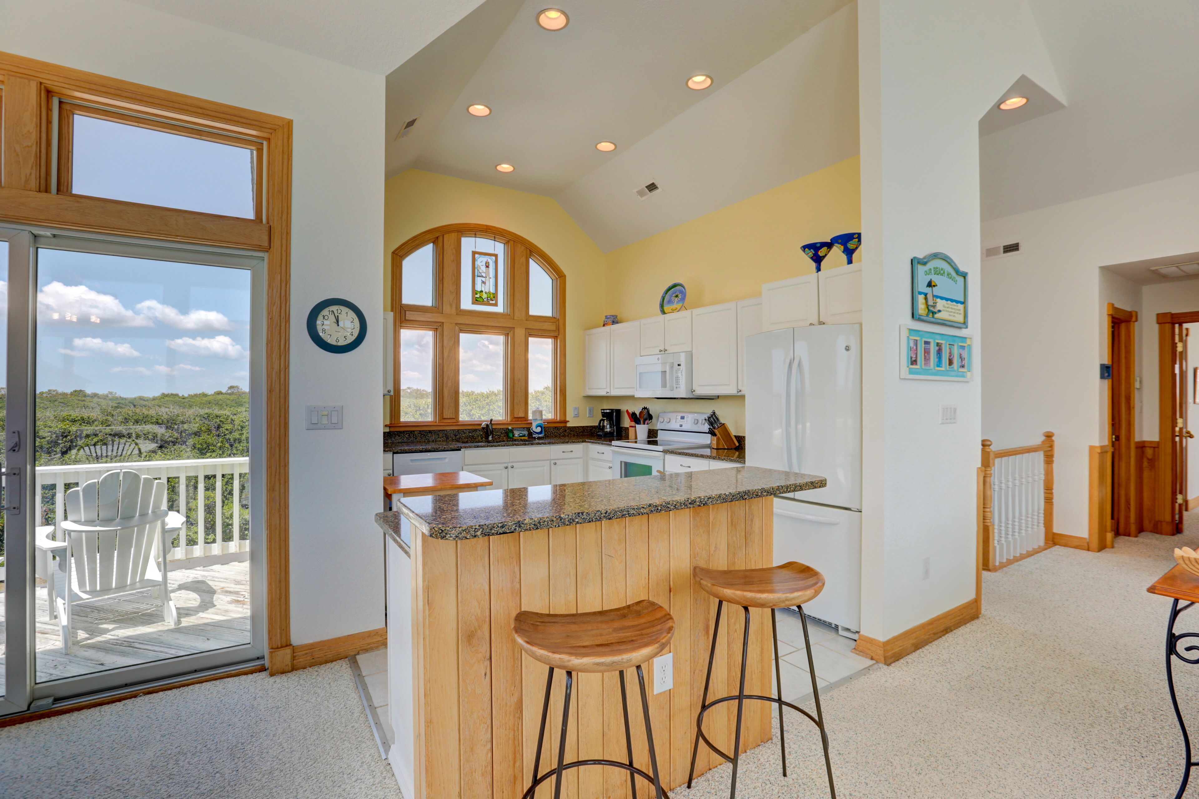 Cheerful semi-oceanfront Corolla home w/ private pool, hot tub, & gas fireplace