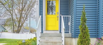 Blue Haven Lake House - pet friendly- Close to beach and downtown South Haven