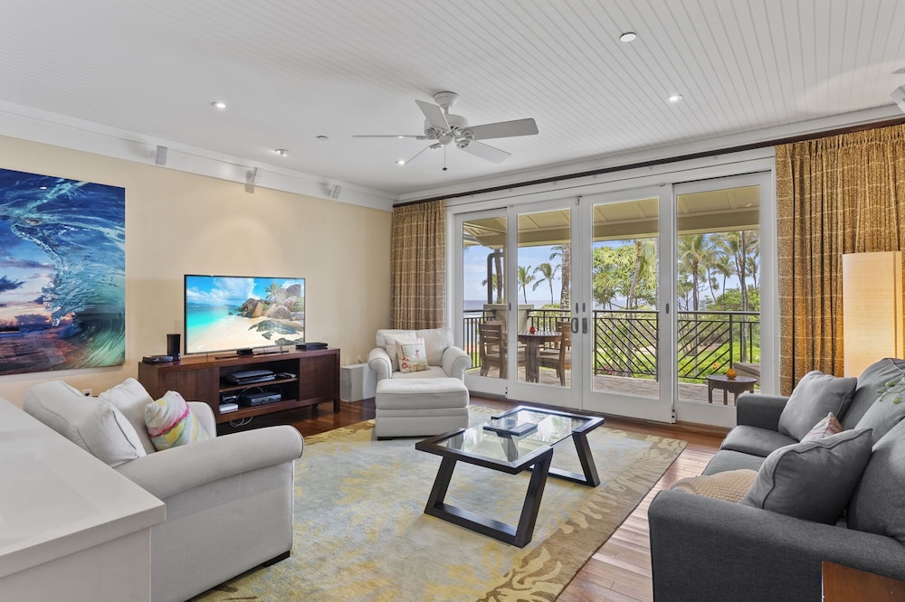 North Oahu Beach front Villa - Gorgeous views, steps to Ocean, Turtle Bay Villas