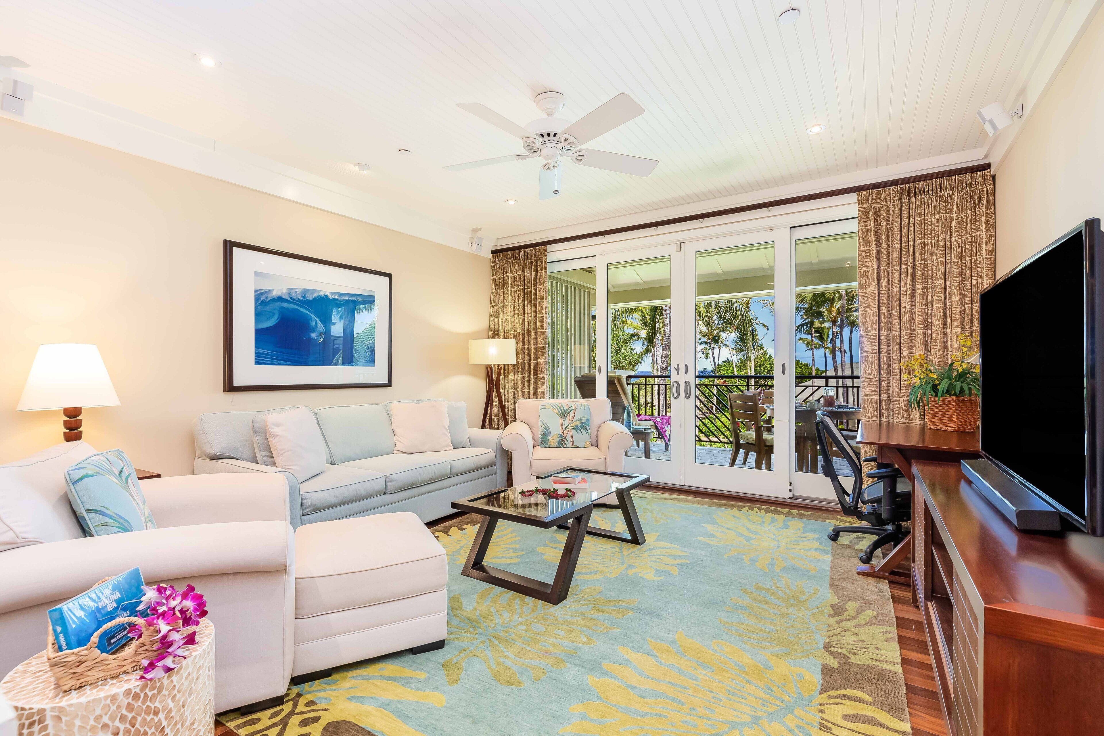 Beachfront Villa w/Shared Pool/Spa & AC: Turtle Bay Villas 308