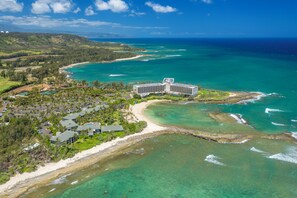 On the beach - Holiday Sale! Turtle Bay Villas 310 by Gather: Beachfront w/ Shared Pool/Spa/AC (Kahuku)