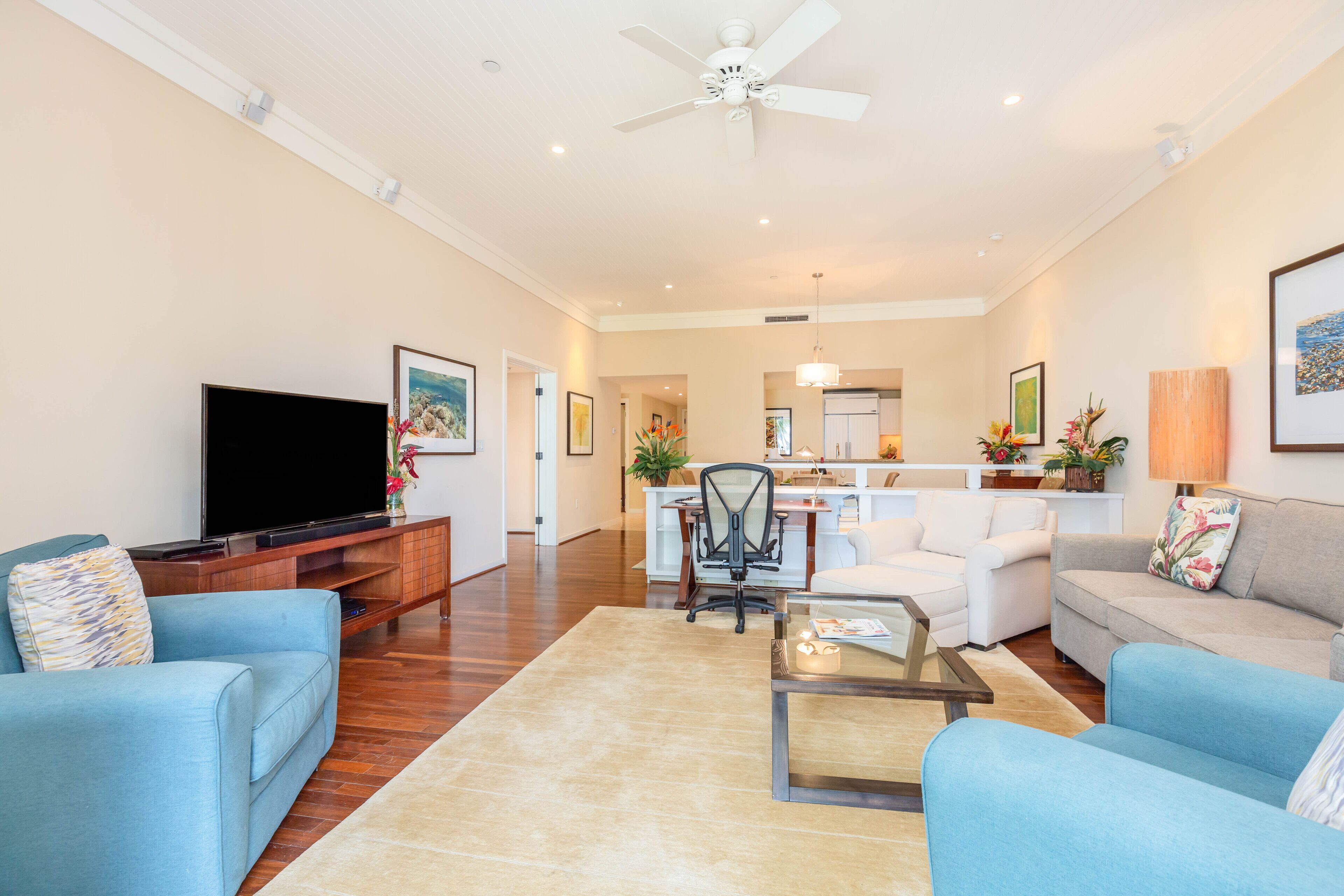 Beachfront Villa w/Shared Pool/Spa & AC: Turtle Bay Villas 310