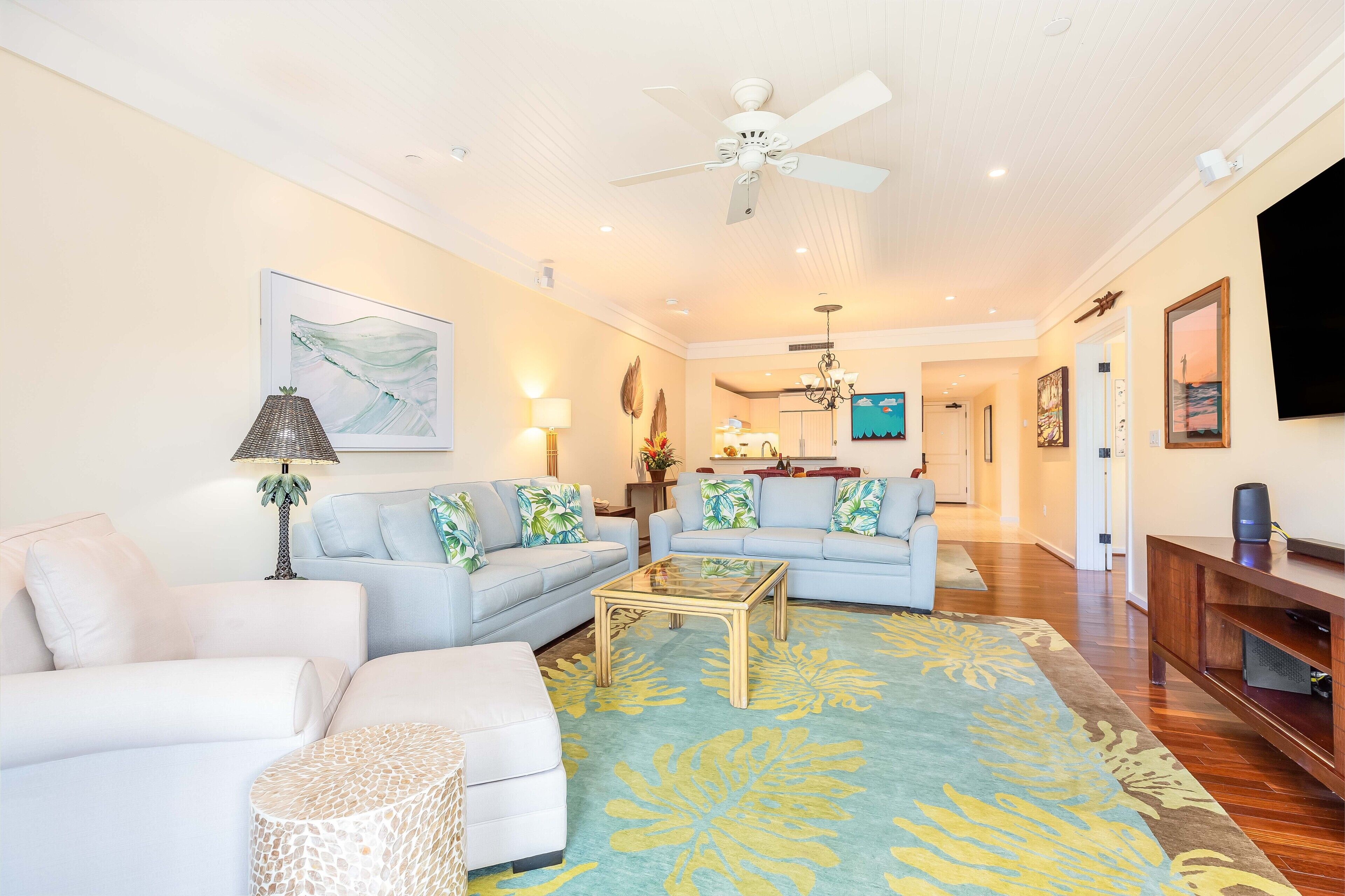 Beachfront Villa w/Shared Pool/Spa & AC: Turtle Bay Villas 313