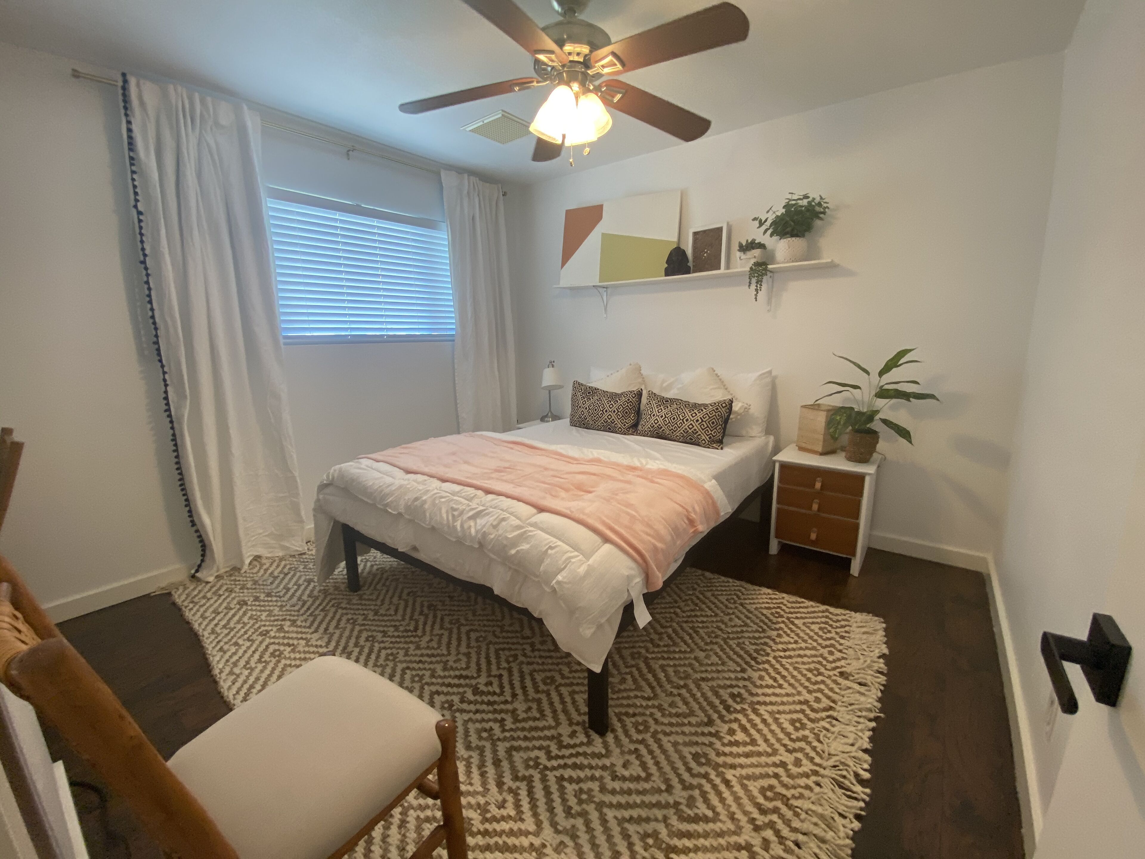 The Pharaoh Room - Queen Bed with Blackout curtains