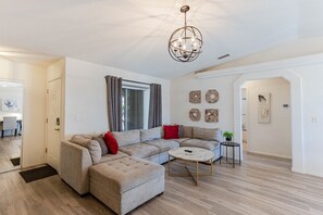 Smart TV, video games