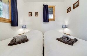7 bedrooms - Spacious chalet La Tania, with half-board (la perriere)
