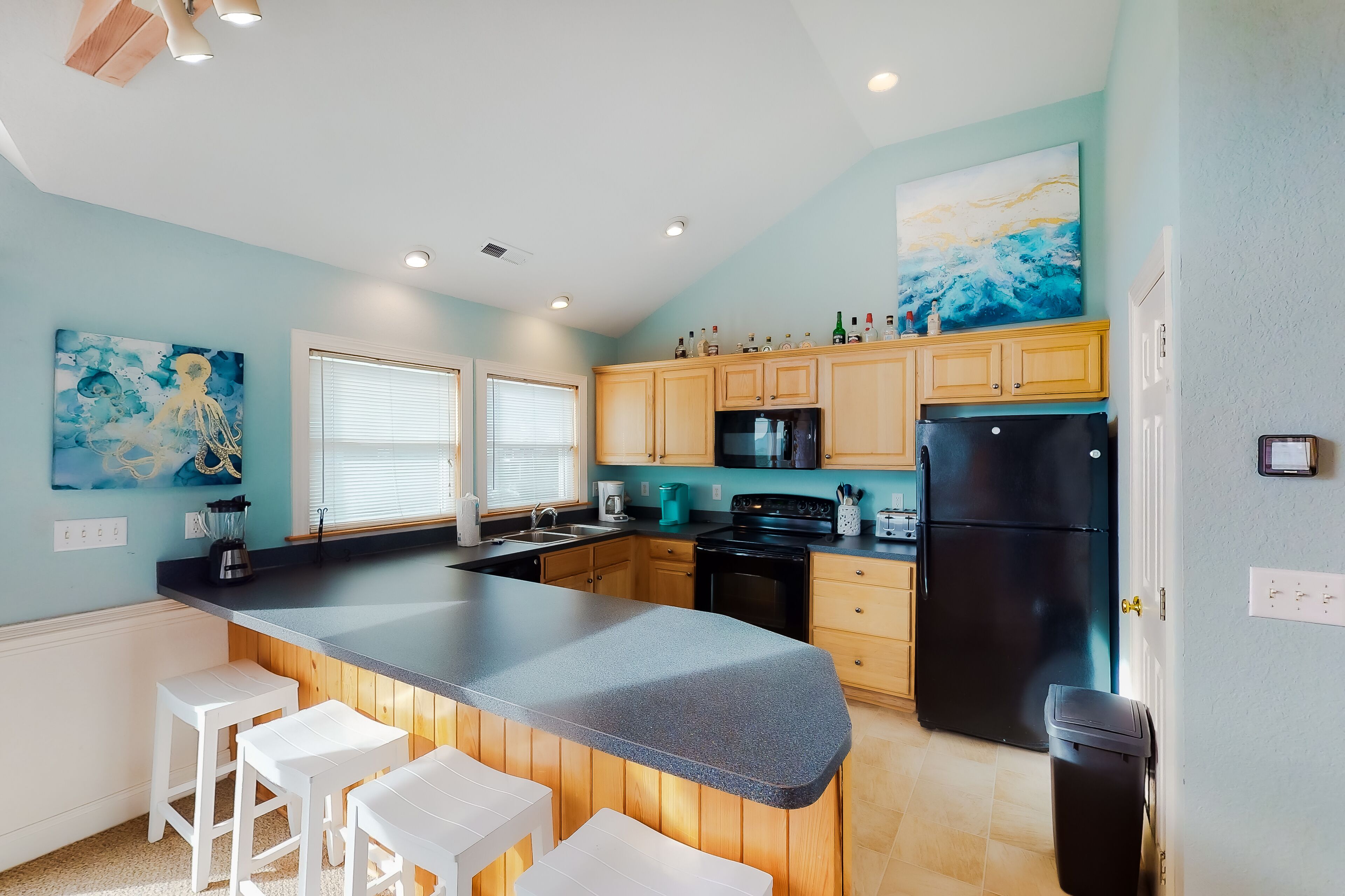 Oceanside Home In Corolla with a Heated Pool, Hot Tub, & Rec Room