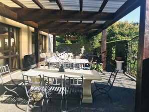 屋外ダイニングエリア