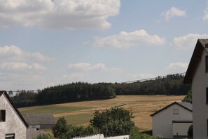 Luokittelematon kuva, 3 kautta 9, painike