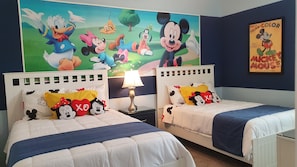 3 bedrooms, iron/ironing board, Internet, bed sheets - Gorgeous 3BR Condo Free Waterpark Golf near Disney (Davenport)