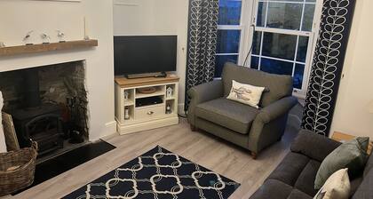 Lovely 5 Bedroom Period House moments from Beach and the Burrows