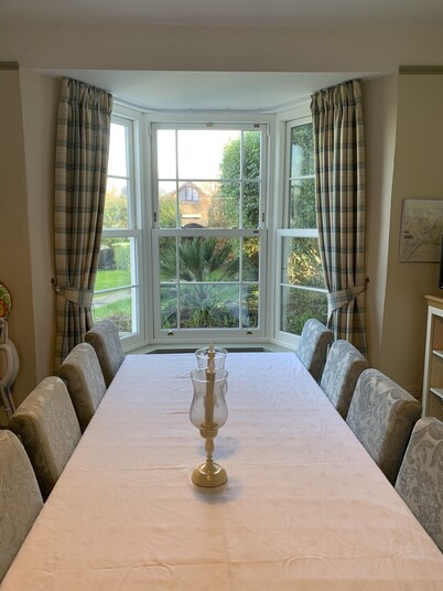 Lovely 5 Bedroom Period House moments from Beach and the Burrows