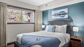 2 bedrooms, iron/ironing board, travel cot, WiFi