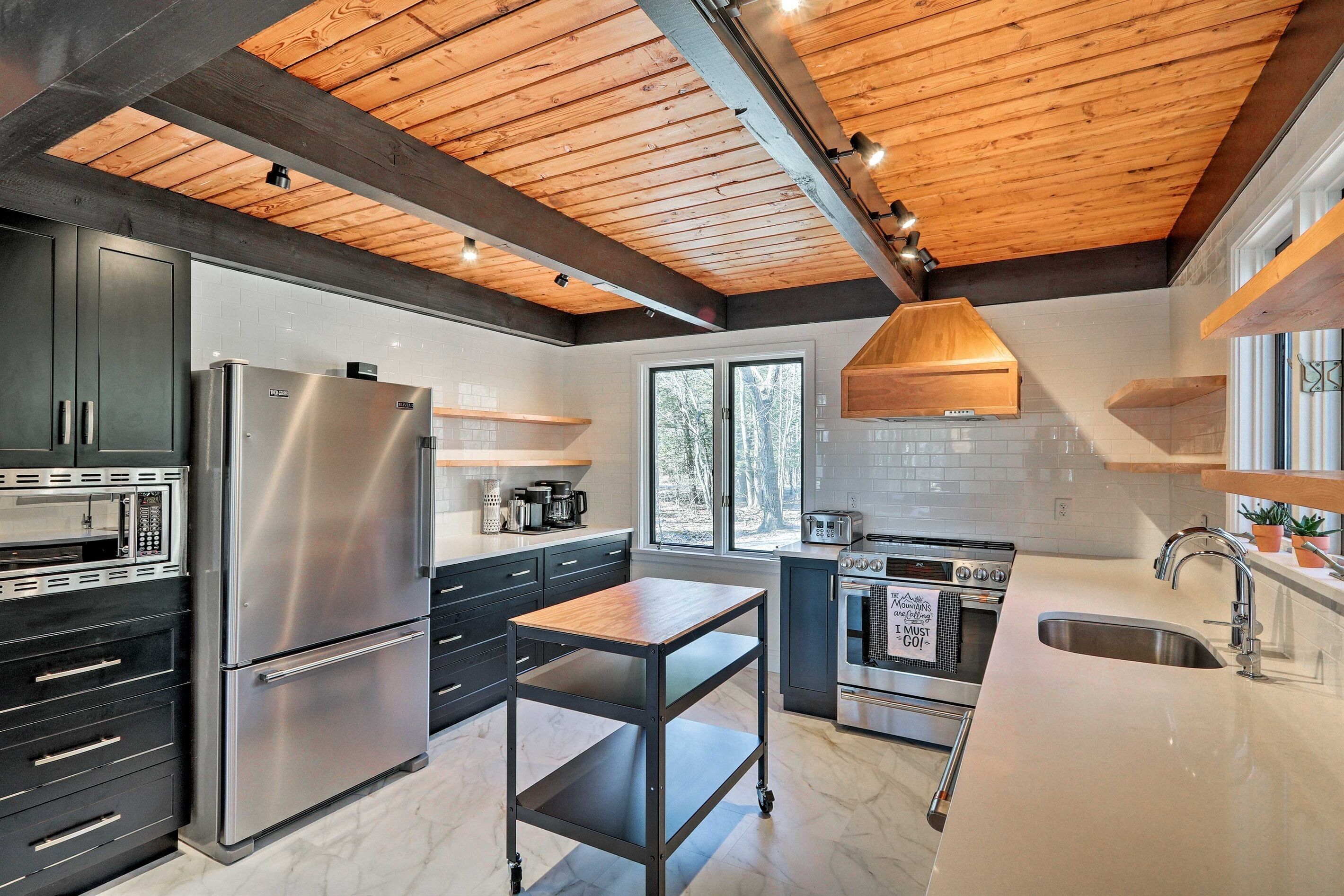 Pocono Retreat w Hot Tub, Sauna, Fire Pit, Peloton, and Billiards