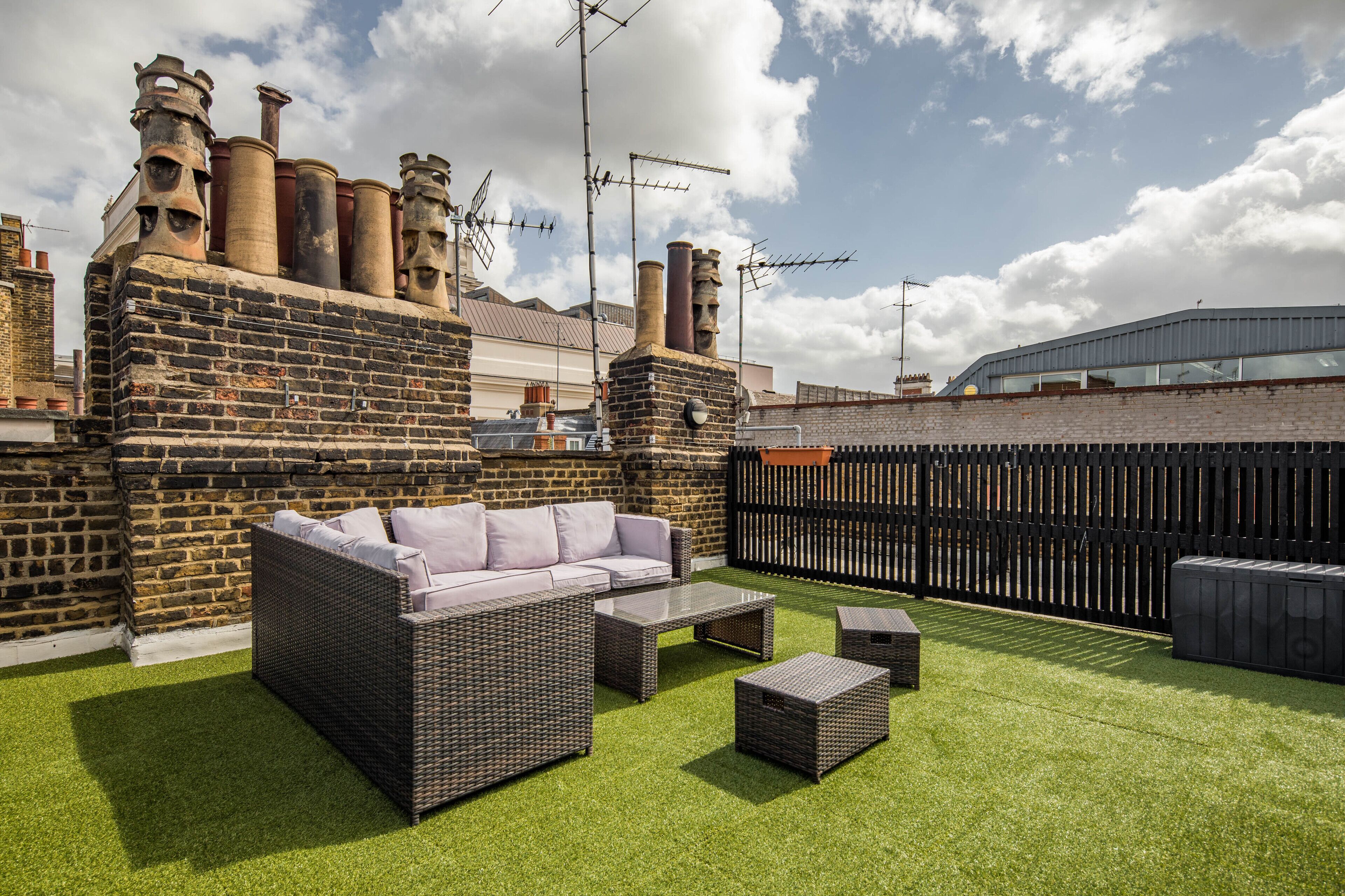 Hausd - Floral Street