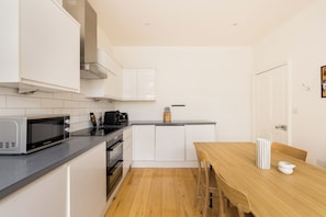 Suite Luxe, 2 chambres, terrasse | Coin séjour