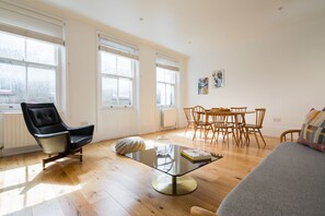 Luxury Suite, 2 Bedrooms, Terrace | Living area | 32-inch flat-screen TV with digital channels, TV, Netflix - Hausd - Floral Street (London)