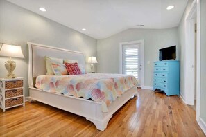 4 bedrooms, iron/ironing board, free WiFi