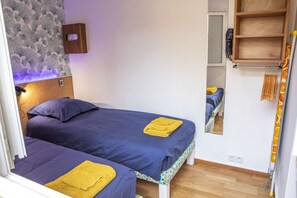 Iron/ironing board, free WiFi, bed sheets - Charming garden suite 20mn from the center of Paris (Montreuil)