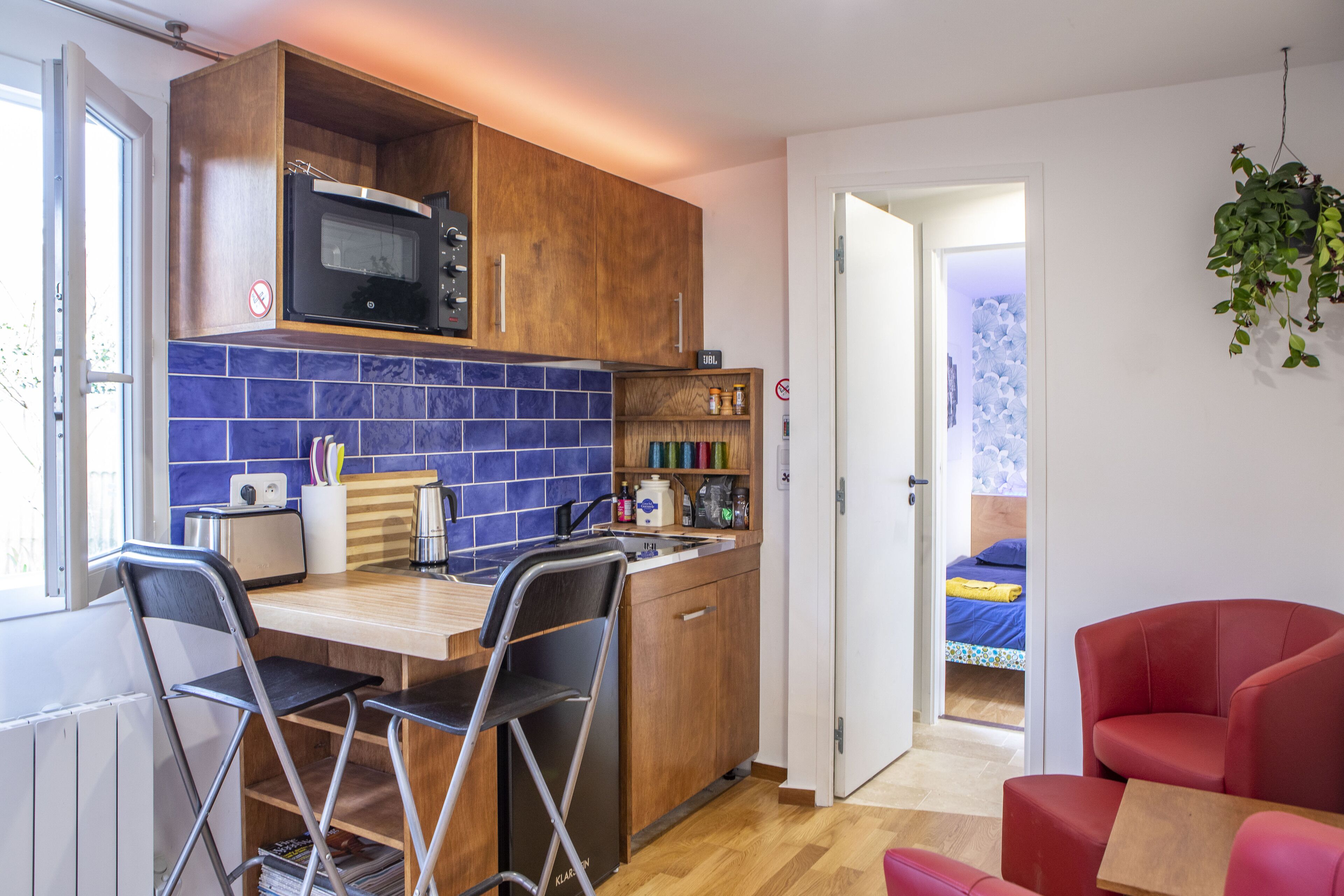 Fridge, microwave, coffee/tea maker, electric kettle