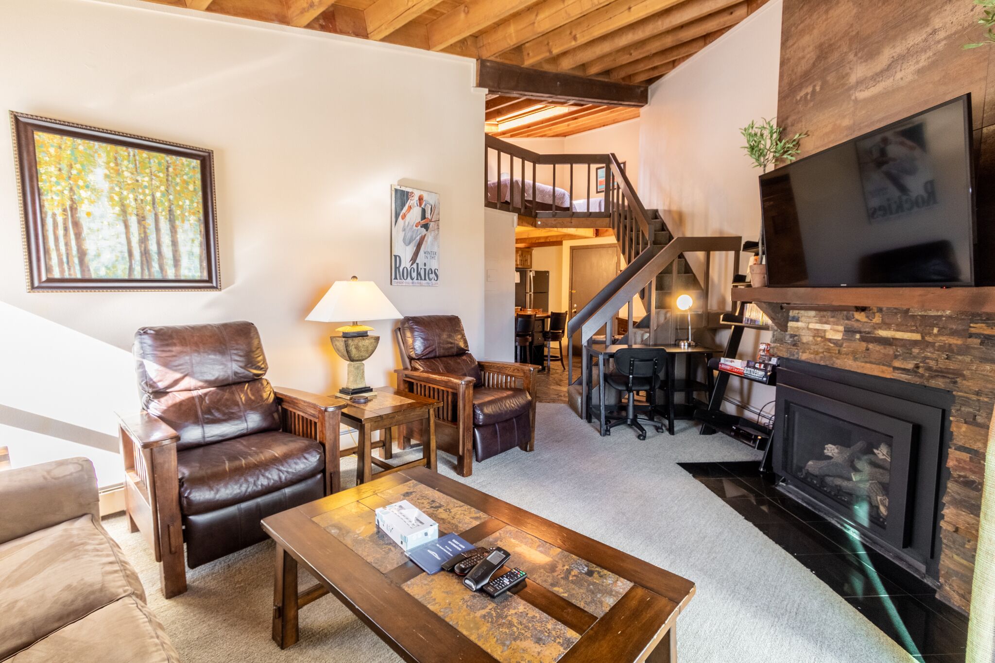 Easy Access to Ski Areas, King Bed, Loft, Quiet Location, Breathtaking Views