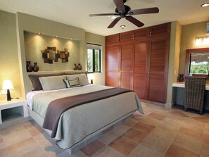 5 bedrooms, travel crib, free WiFi, bed sheets - Private Villa w/Pool Heat option Near Akumal/Tulum 10% Special Discount. (Akumal)