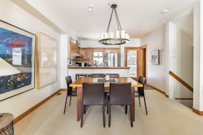 Dining - Luxury Whistler Townhouse on the Benchlands. Perfectly located and amenities (Whistler)