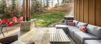 The Perfect Suncadia Retreat for Large Families! Hot Tub | Pet Friendly