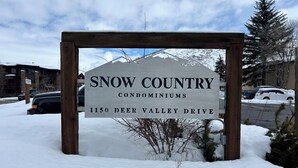 Segnaletica per Snow Country Condominiums, in Deer Valley Drive, 1150.