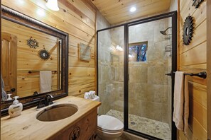 Bathtub, towels