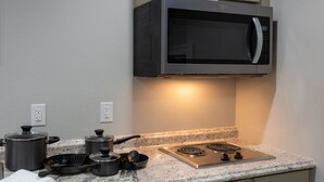 Unclassified image, 2 of 9, button - Studio, 1 King Bed, Kitchenette - Non-Smoking (Baton Rouge)