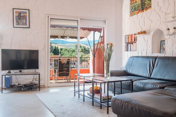 Smart-tv, bøger, kontorer