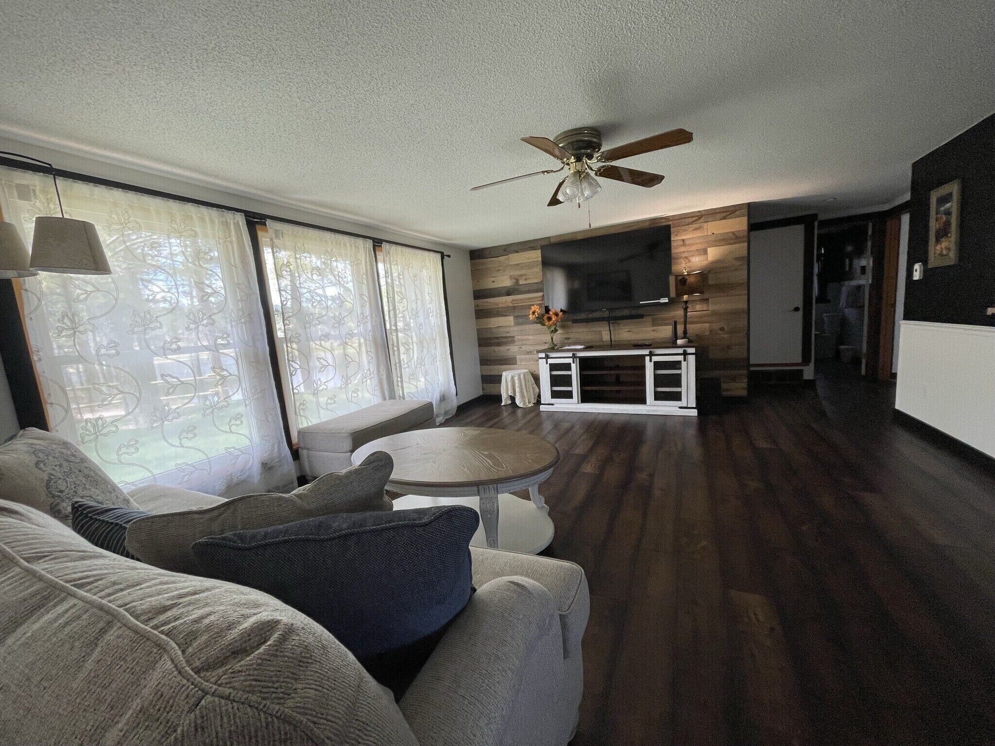 Beautiful, Countryside, 6 Bedroom Next to Custer State Park.