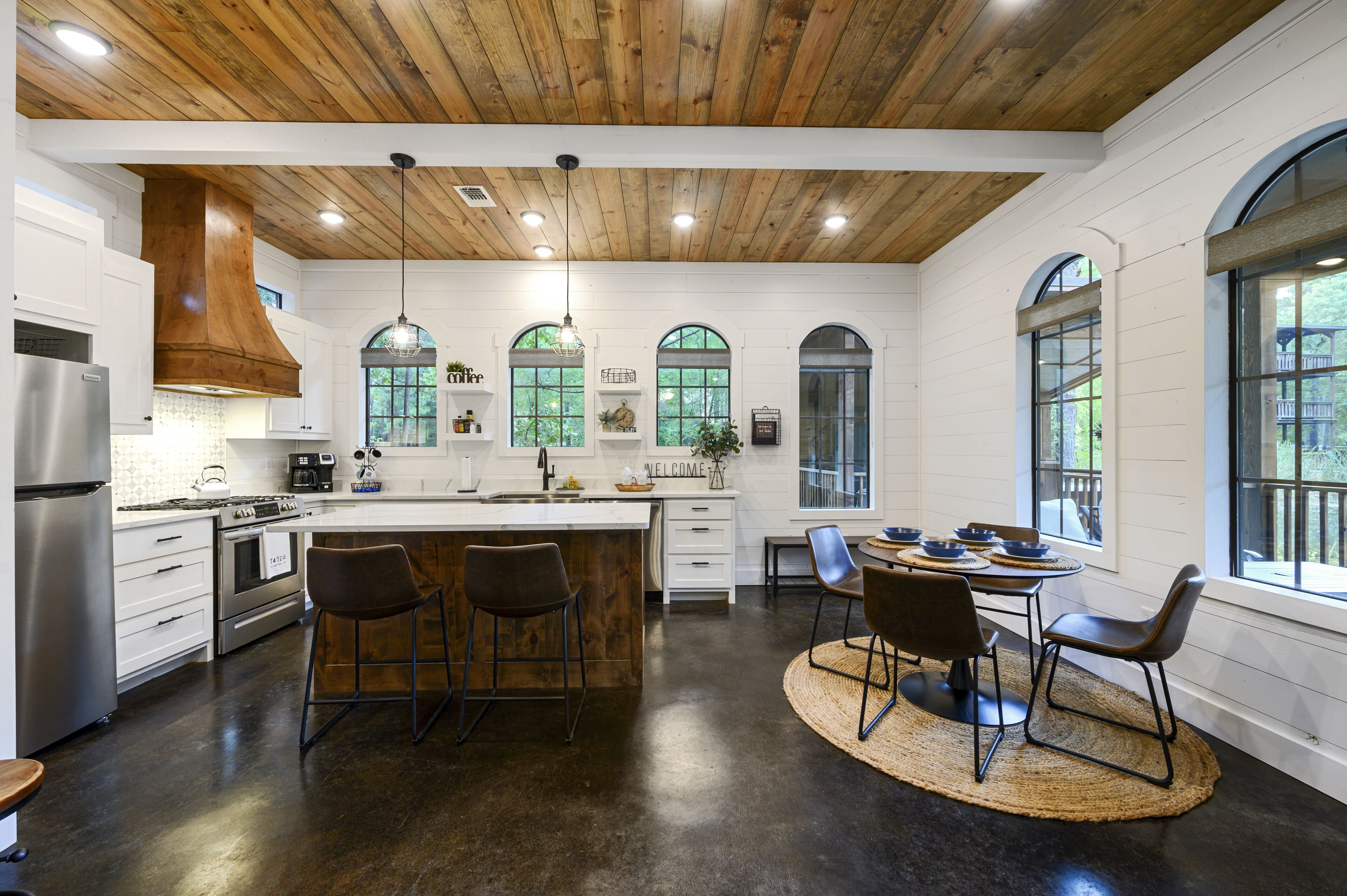 Luxury Cabin on a Fishing Pond