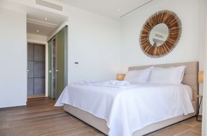 3 habitaciones, tabla de planchar con plancha, wifi y ropa de cama