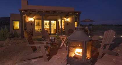 Viento del Rio - Abiquiu Casita W/Private Hot Tub