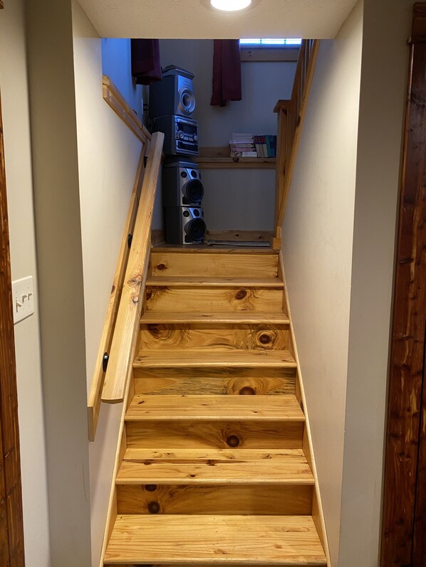 Interior - Cabin Fever in the foothills of the Blue Ridge Mountains (Luray)