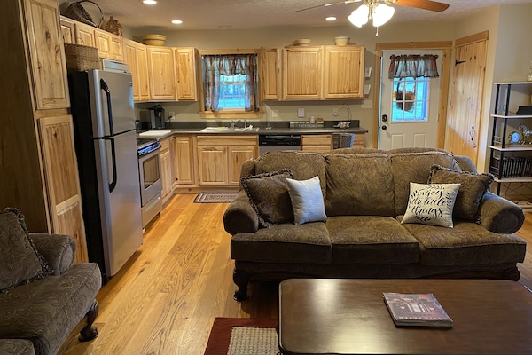 Smart TV, reproductor de DVD, libros y impresora