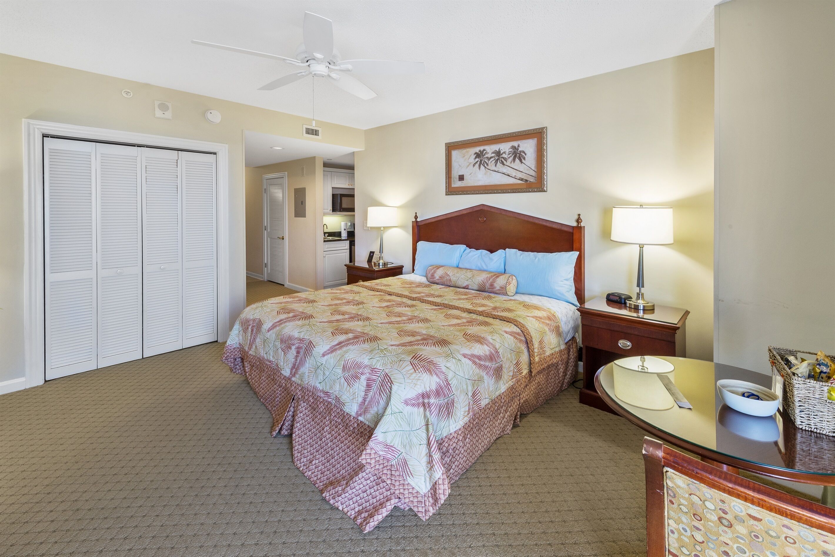 Royale Palms 1405H Oceanview Studio w/Pool & Beach