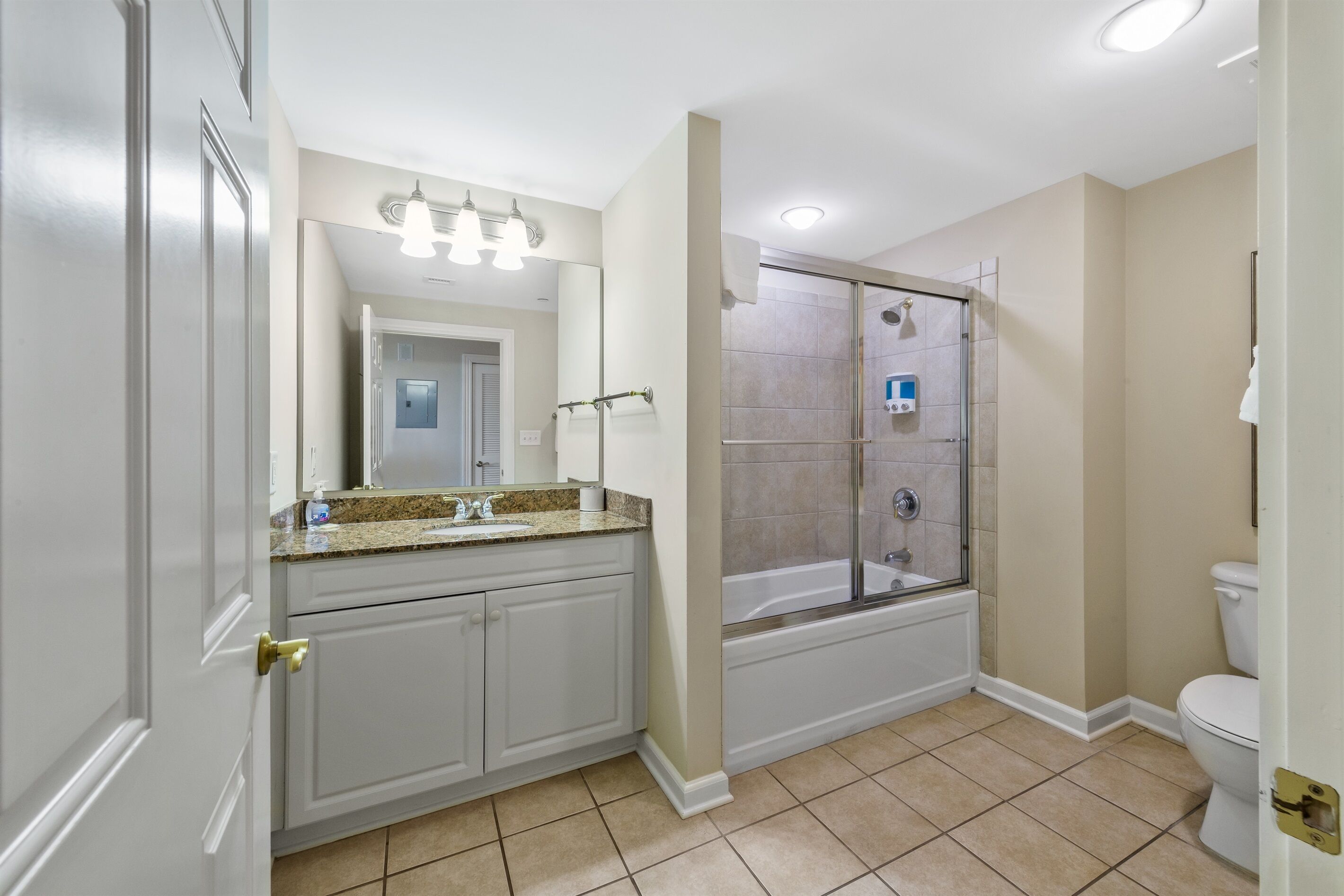 Royale Palms 1405H Oceanview Studio w/Pool & Beach