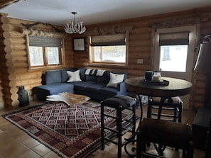 Smart TV, fireplace, DVD player, stereo