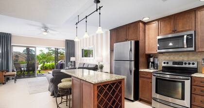 Golf cart, newly renovated villa, pet friendly!