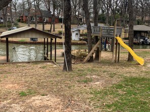 Property grounds - Awesome lakehouse with 231 FT of shoreline (Malakoff)