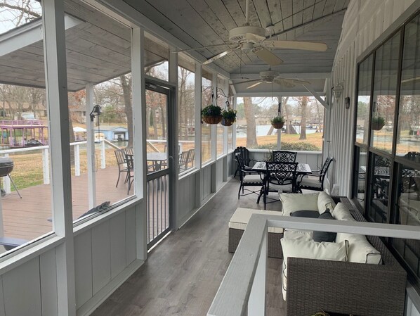 Interior - Awesome lakehouse with 231 FT of shoreline (Malakoff)