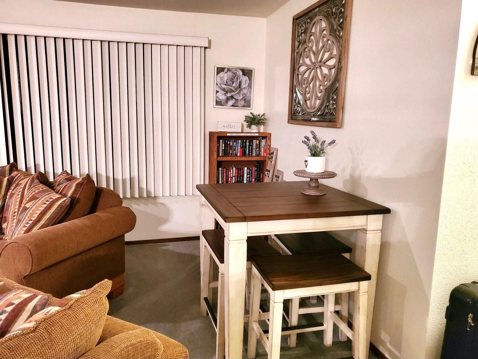 Large Clean Family Home, Just minutes to Heavenly Boulder Lift, Casinos & Lake!