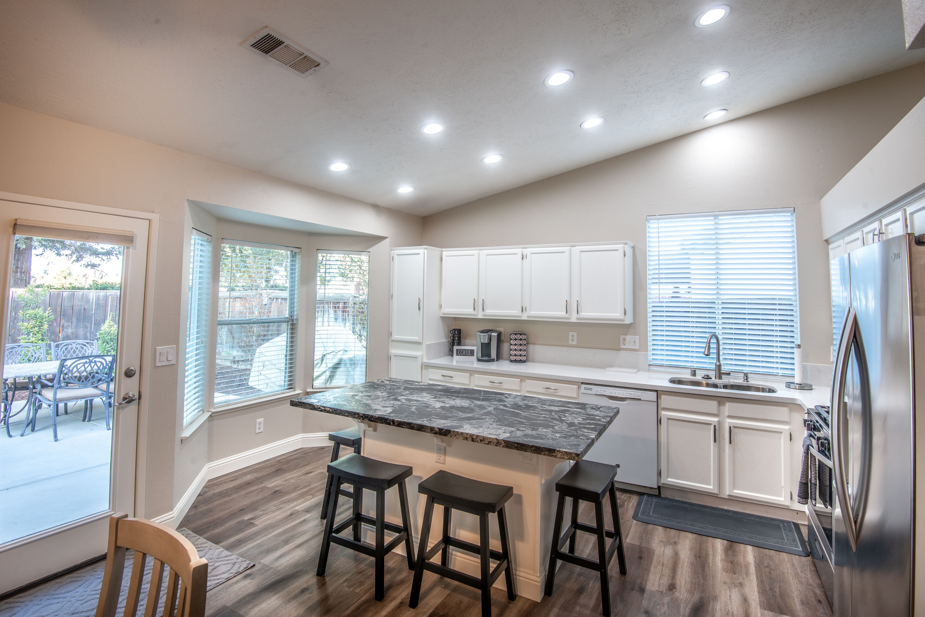 Luxury 4 Bedroom 2 Bathroom  Home in NE Fresno Near National Parks