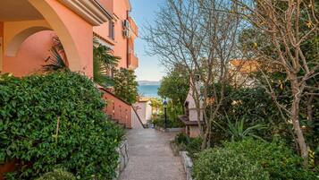 Enceinte de lâhĂ©bergement