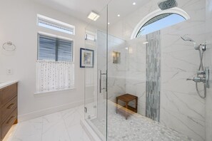 Douche, serviettes fournies